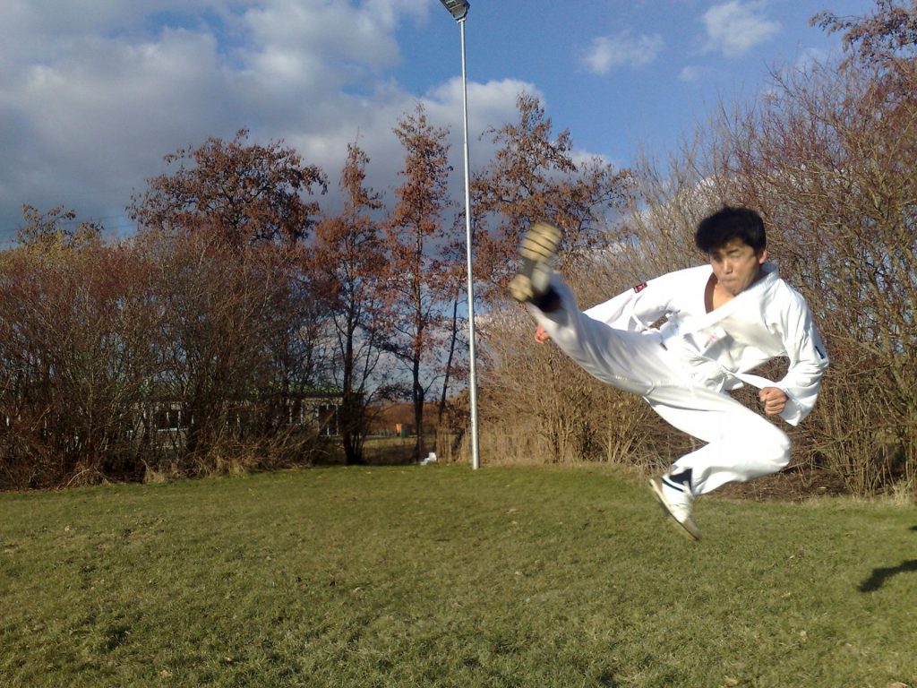 Abdullah Halimi in kungfu-kleding. Foto: privé-archief Daphne Malta